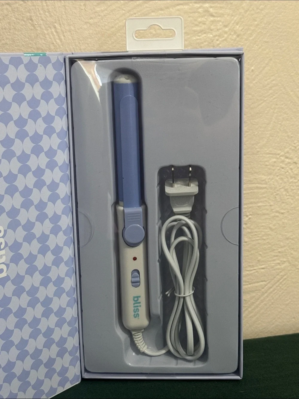 Bliss Mini Travel Curler in Lavender and Cream